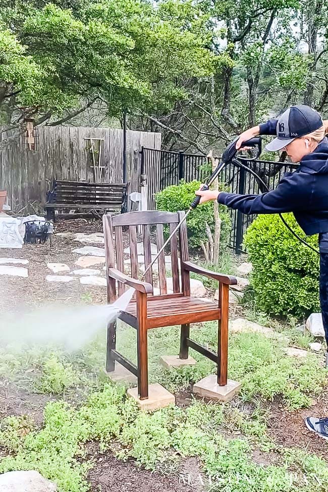pressure washing outdoor teak furniture