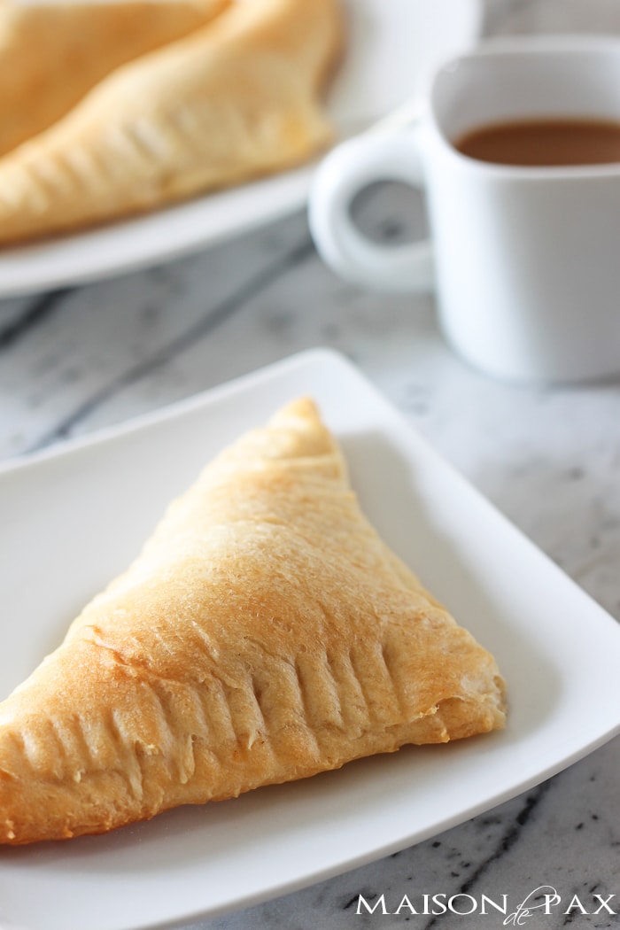 Adorable little individual pumpkin treats - a perfect fall and Thanksgiving recipe: 5 ingredients rolled up in Pillsbury crescent rolls... couldn't be easier! aiweb9ygdry.cmersite.com