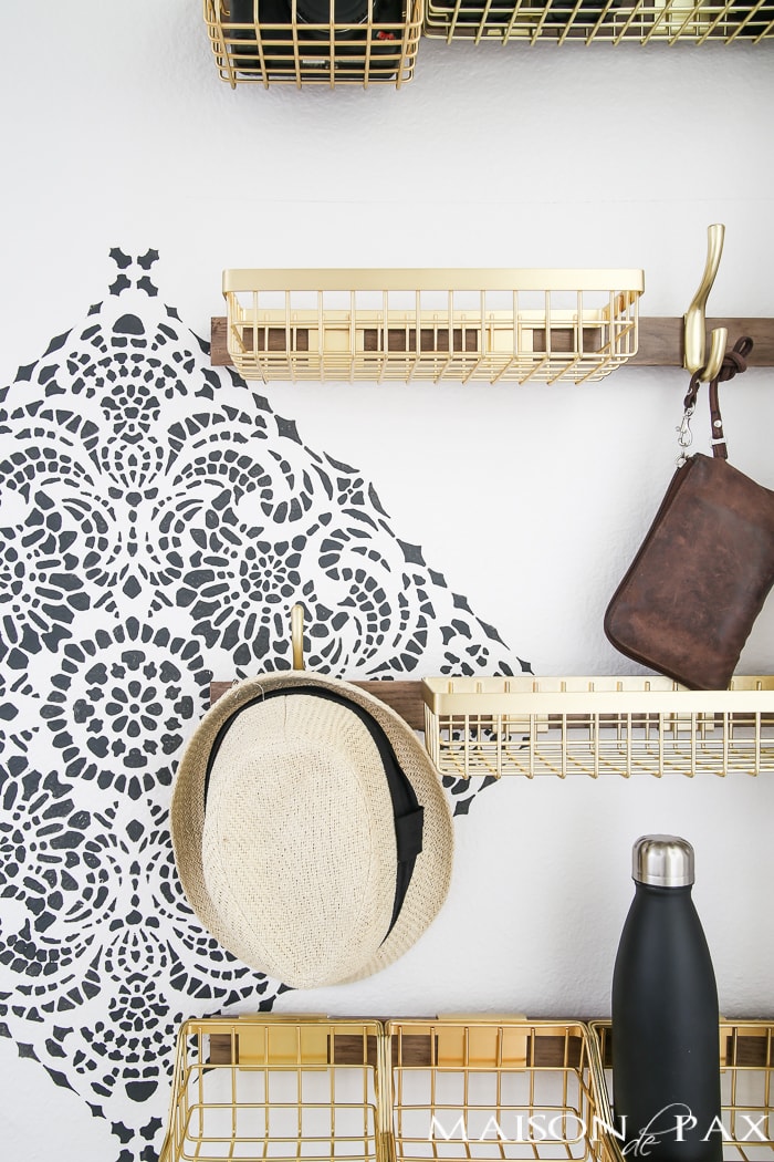 Kid-friendly decorating ideas: find out how to make your home organized and family friendly without sacrificing style! #kiddecor #kidstorage #decoratingforkids #familyfriendly #kidfriendlydecorating #decoratingideas #kidfriendlydesign 