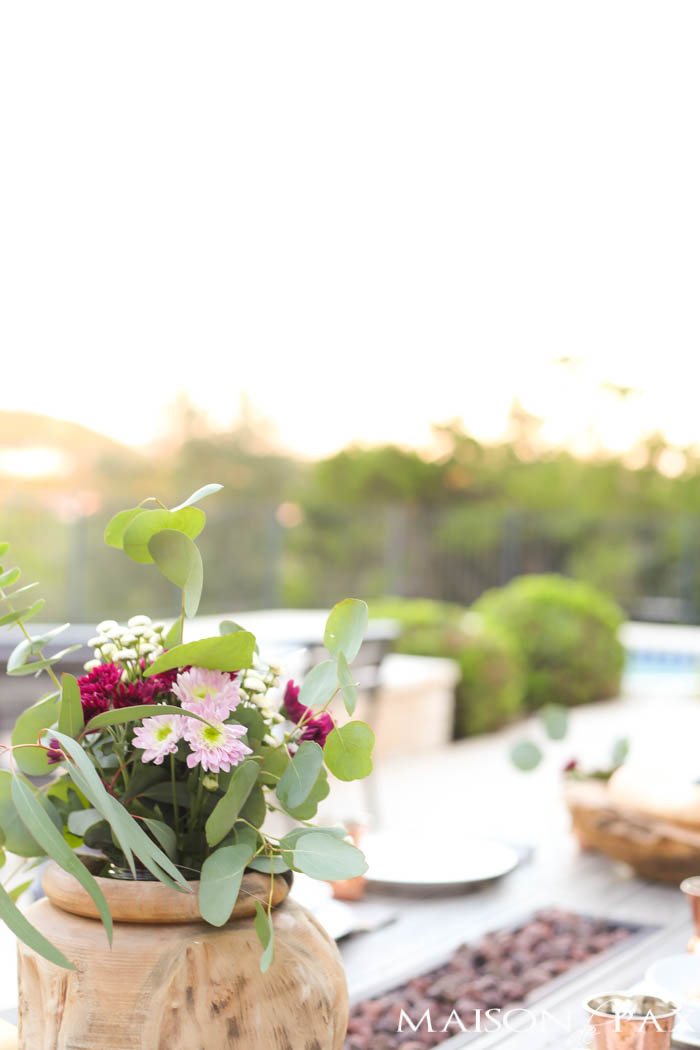 Outdoor Thanksgiving Table (and how to decorate for Thanksgiving with grocery store items)