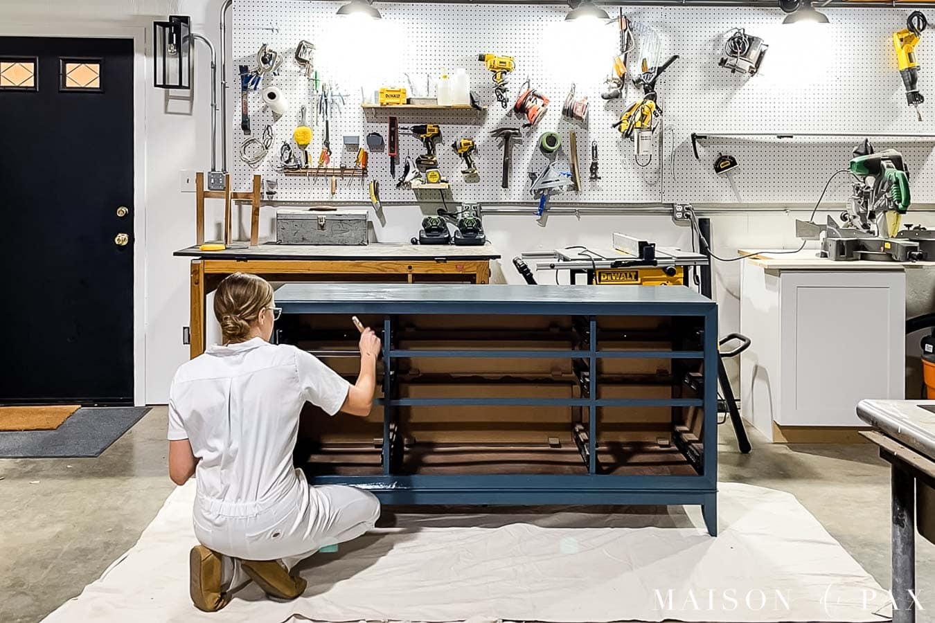 paint dresser body with brush