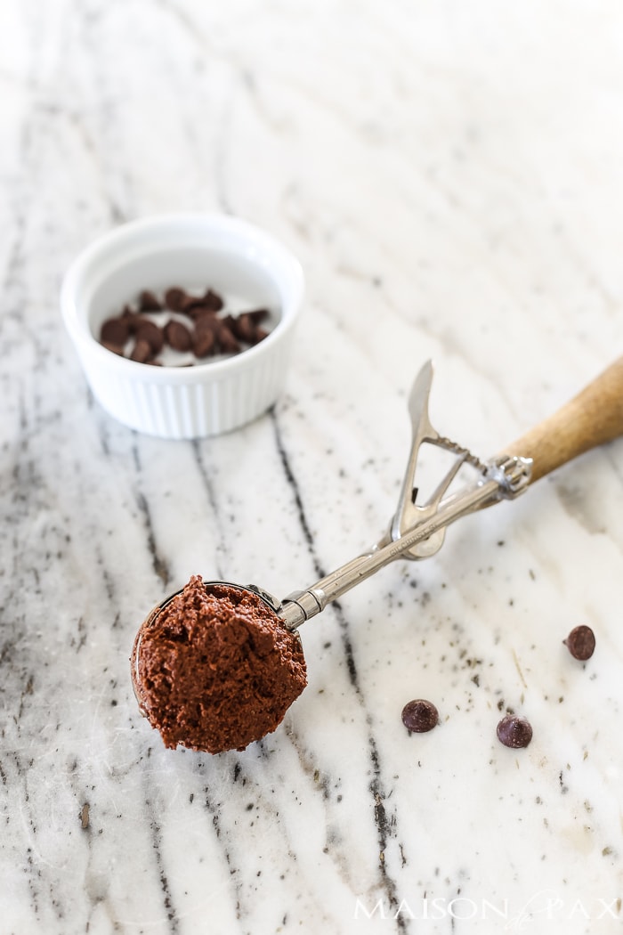 gluten free dark chocolate cookies made with applesauce instead of sugar