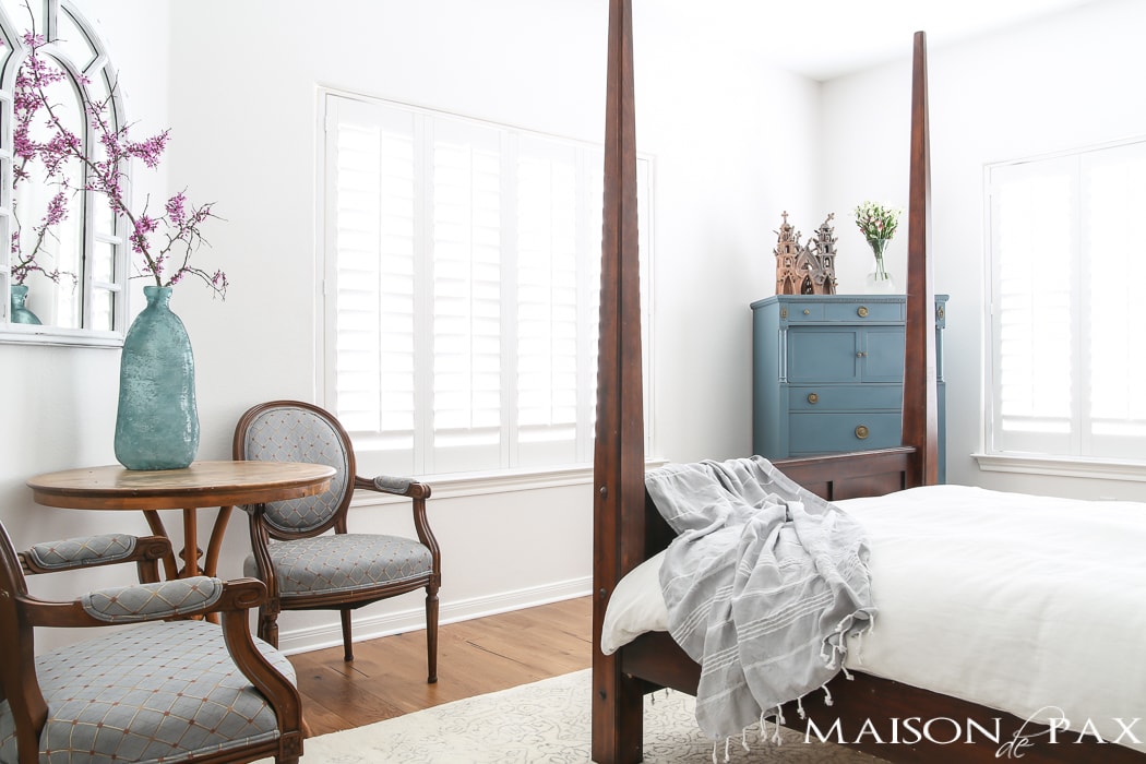 Simple, neutral, lovely spring decorating ideas plus 5 tips for easy spring decor.