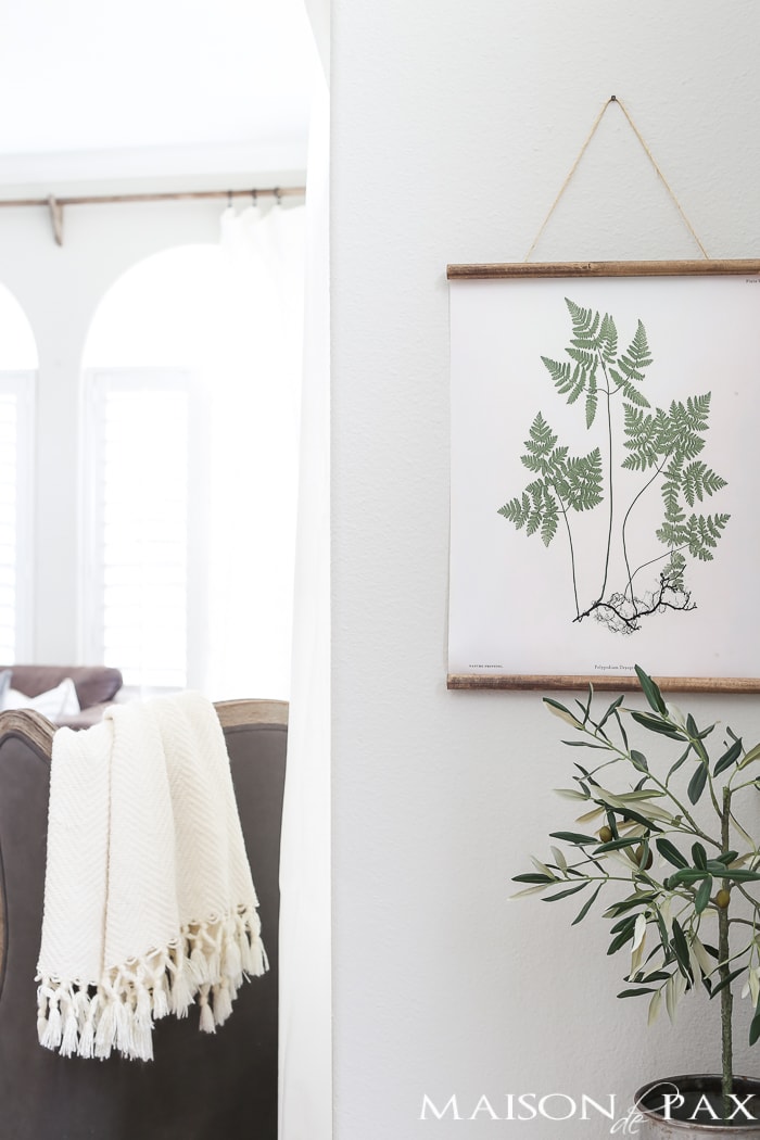 Looking to add a little farmhouse charm to your space? This DIY botanical hanging is so easy. Make it AND so many other fun, farmhouse, DIY Projects.