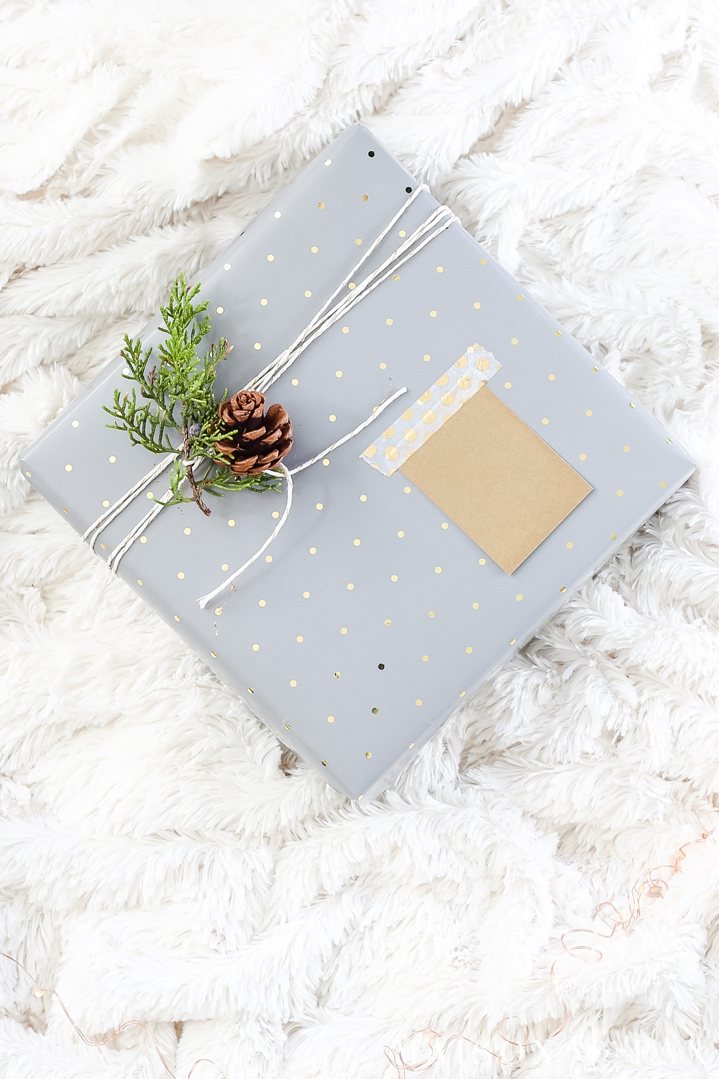 easy gift wrapping ideas: use basic baker's twine and wrap it around multiple times #christmaspresents #giftwrap