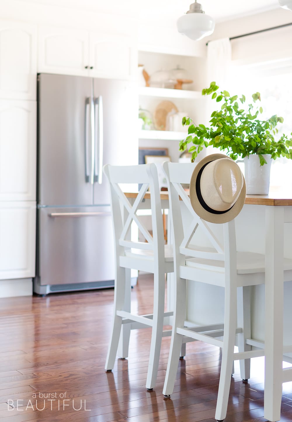 How to Capture a Modern Farmhouse Style: tips for decorating your home with that modern farmhouse feel and charm