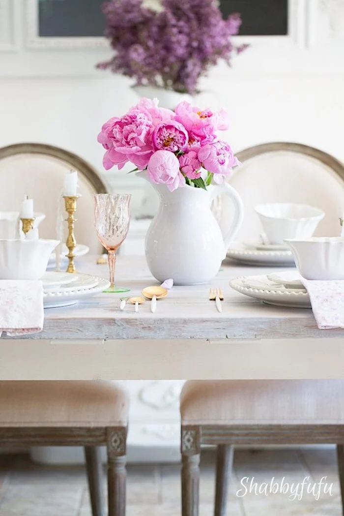 French-farmhouse-table-pink-peonies