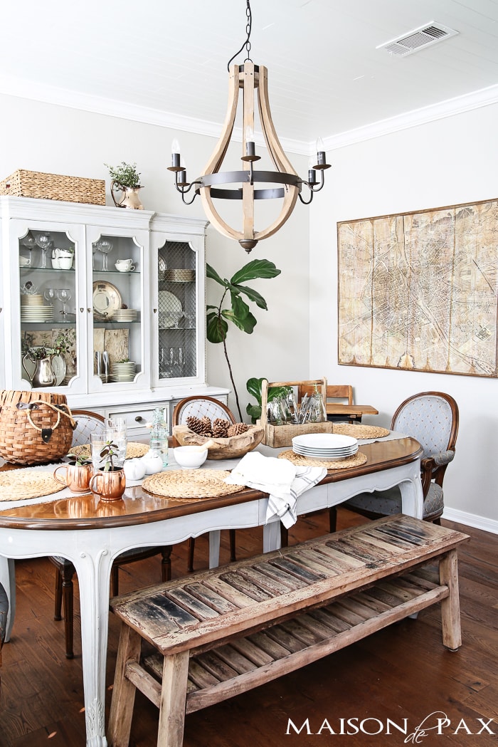 Kid-friendly decorating ideas: find out how to make your home family friendly without sacrificing style! #kiddecor #decoratingforkids #familyfriendly #kidfriendlydecorating #decoratingideas #kidfriendlydesign 