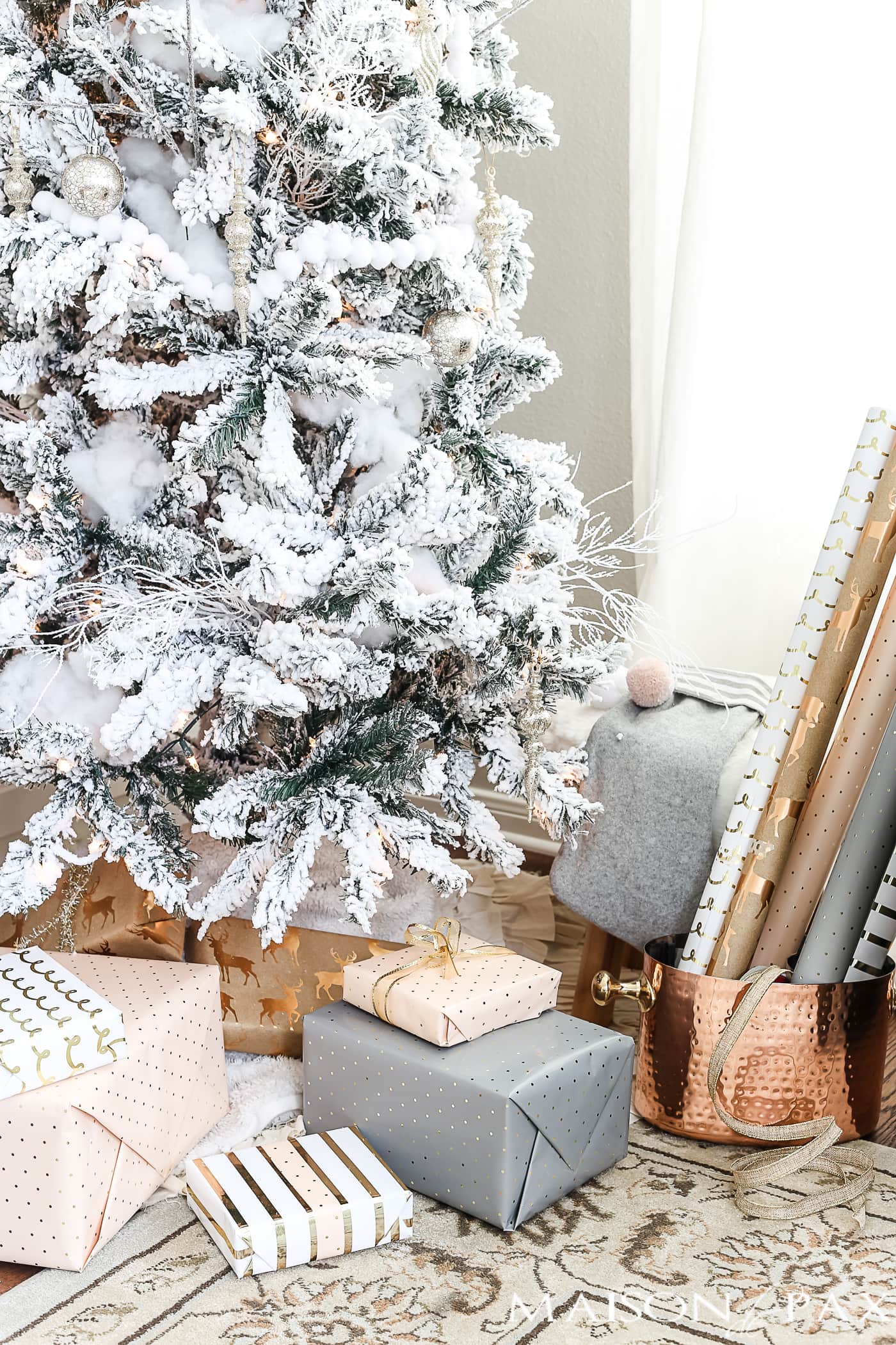 blush and gold Christmas presents #blushandgold