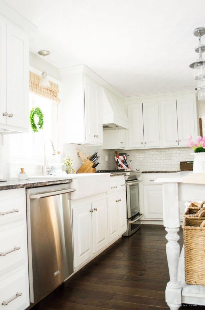 5 Tips for Adding Character to a Builder Grade Home: We can't all live in historic homes, but these tips on how to add character to your builder grade home will not only bring beauty into your space but even add value to your home!