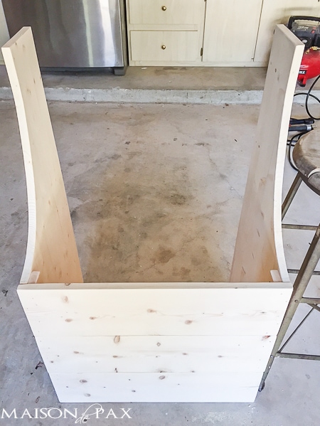 step by step tutorial and building plans for an "antique" firewood box - perfect for a mini mudroom, too! aiweb9ygdry.cmersite.com