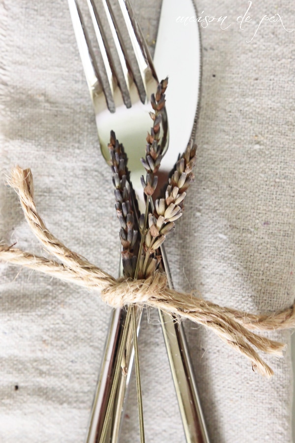 Simple, natural, and beautiful!  No sew drop cloth napkins are SO easy! via aiweb9ygdry.cmersite.com #diy #nosew