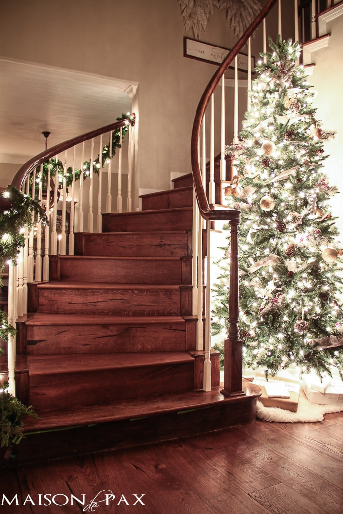 What a beautiful home! Holiday eye candy: a lovely home full of twinkling Christmas lights and beautiful nighttime pictures | aiweb9ygdry.cmersite.com