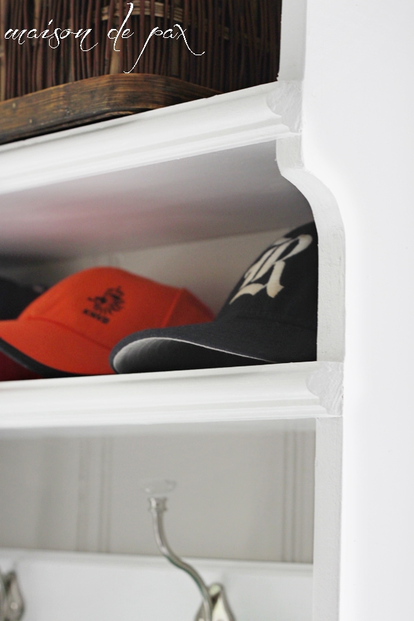 Who couldn't use more beautiful and functional storage?  Don't miss this DIY mud room unit in the laundry room at aiweb9ygdry.cmersite.com