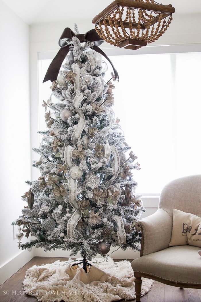 flocked-christmas-tree-silver-white-ornaments