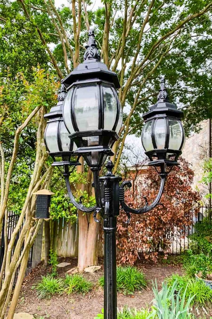 black metal lamp post painted makeover