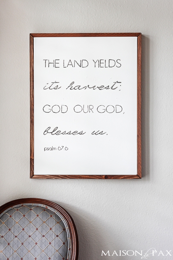 Learn how to make a beautiful, painted lettered sign on canvas with a simple wood frame: this step by step tutorial is so easy to follow | aiweb9ygdry.cmersite.com