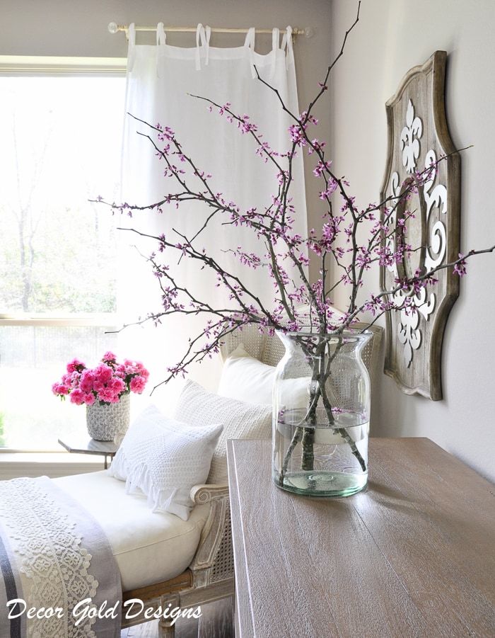 5 Tips for Making Your Home Current and Stylish: It is possible! And you don't have to kill yourself trying to make it happen... Don't miss these tips for a current, stylish home!