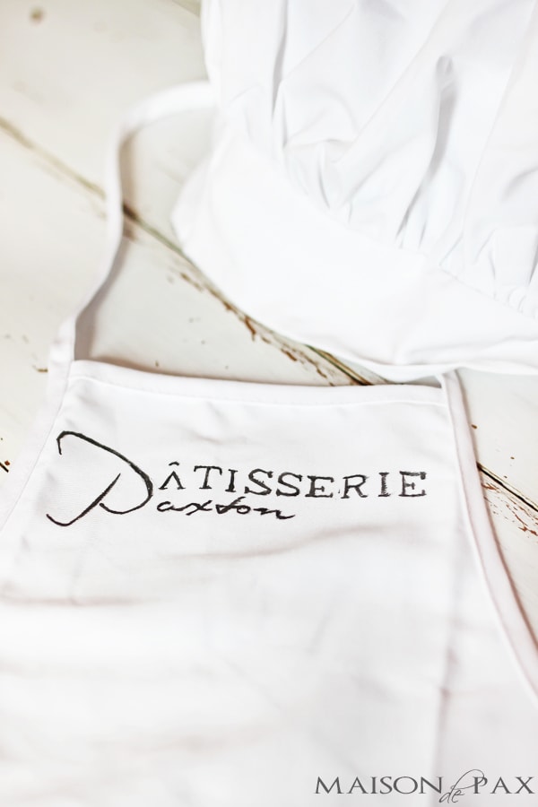 Less than $8 and 15 minutes (plus no sewing required) to make this adorable, personalized chef costume! via aiweb9ygdry.cmersite.com #diy #costume #halloween #apron