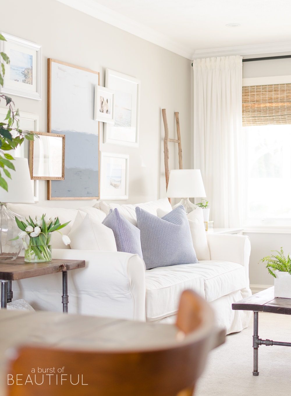 How to Capture a Modern Farmhouse Style: tips for decorating your home with that modern farmhouse feel and charm