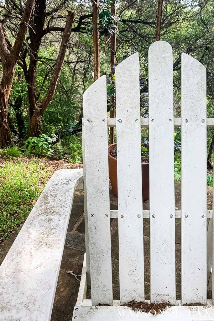 dirty painted patio furniture | Maison de Pax