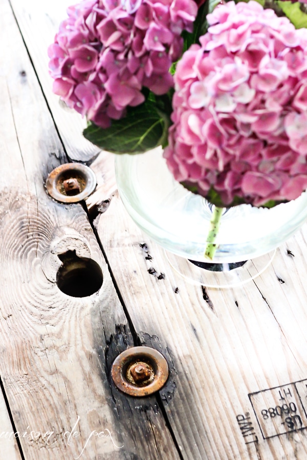 How to make a DIY wooden spool table with DIY tutorial- Maison de Pax
