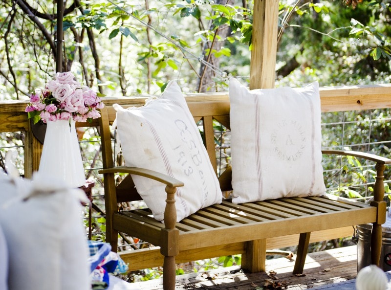 Learn how to create gorgeous, French, farmhouse style with Anita Joyce's wonderful book French Accents. Review on aiweb9ygdry.cmersite.com