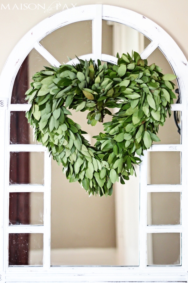 Heart-shaped wreath: gorgeous, subtle Valentine's Day touch | aiweb9ygdry.cmersite.com