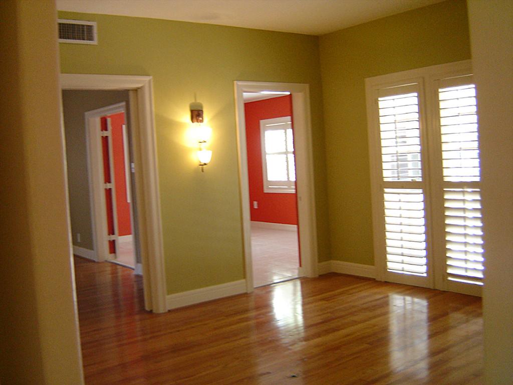 dining room before - Maison de Pax
