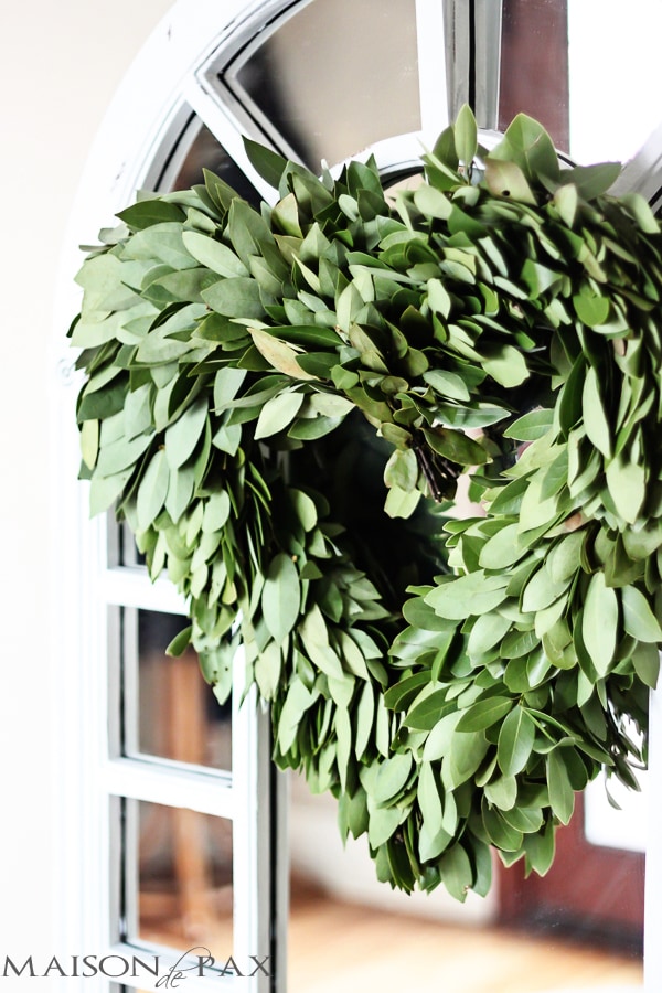 Heart-shaped wreath: gorgeous, subtle Valentine's Day touch | aiweb9ygdry.cmersite.com