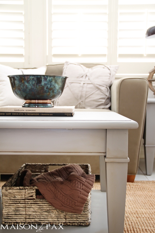 Gorgeous, simple gray chalk paint coffee and side table makeover | aiweb9ygdry.cmersite.com #diy #paint