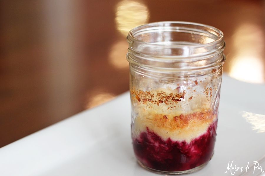 Easy and delicious blackberry cobbler: only 7 ingredients! #dessert #blackberry