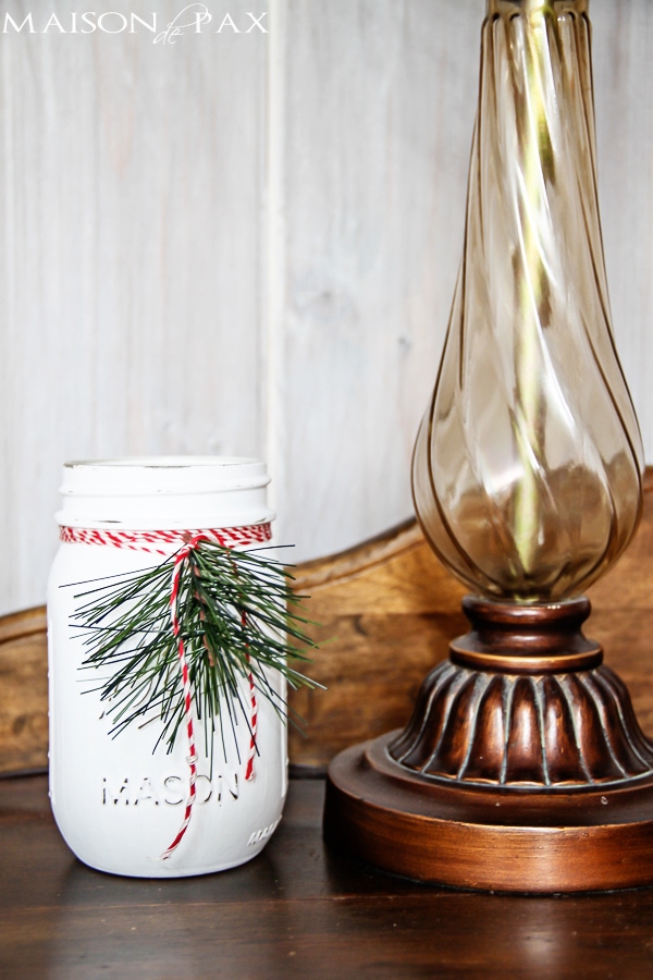 simple Christmas decor - 10 minutes to make your guest room perfectly festive for the holidays | aiweb9ygdry.cmersite.com