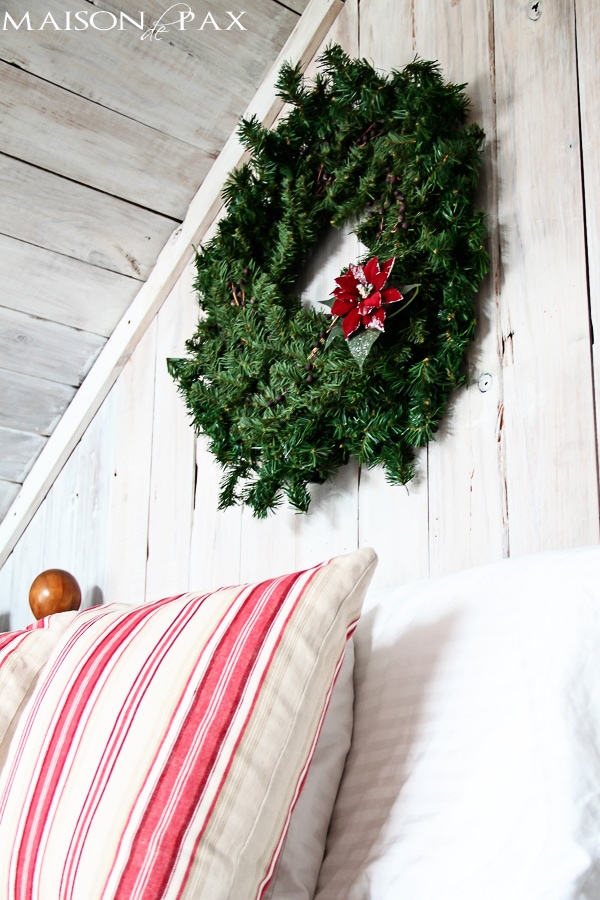 simple Christmas decor - 10 minutes to make your guest room perfectly festive for the holidays | aiweb9ygdry.cmersite.com