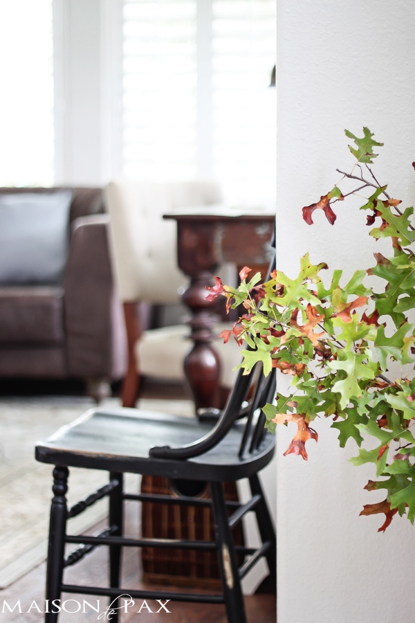I love this fall home tour! Calming neutrals and lots of texture: simple ideas and easy fall decorations | aiweb9ygdry.cmersite.com