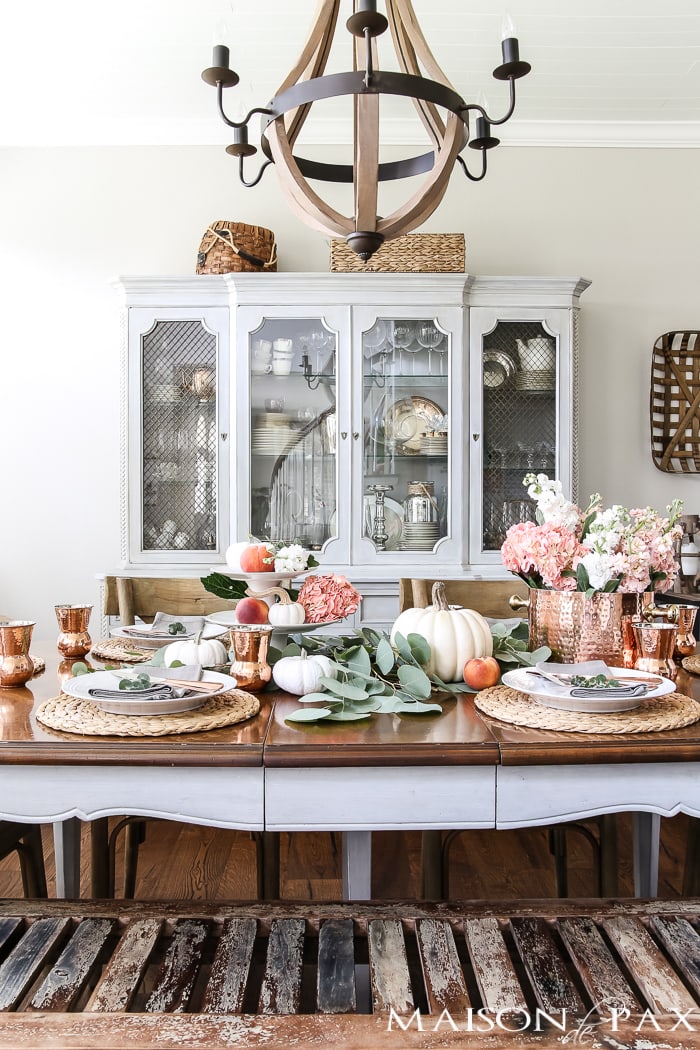 Efficient decorating ideas: decorative baskets. Find out which accessories are most versatile in your home! #efficiency #budgetfriendly #budgetdecor #decoratingideas #accessories #homedecor