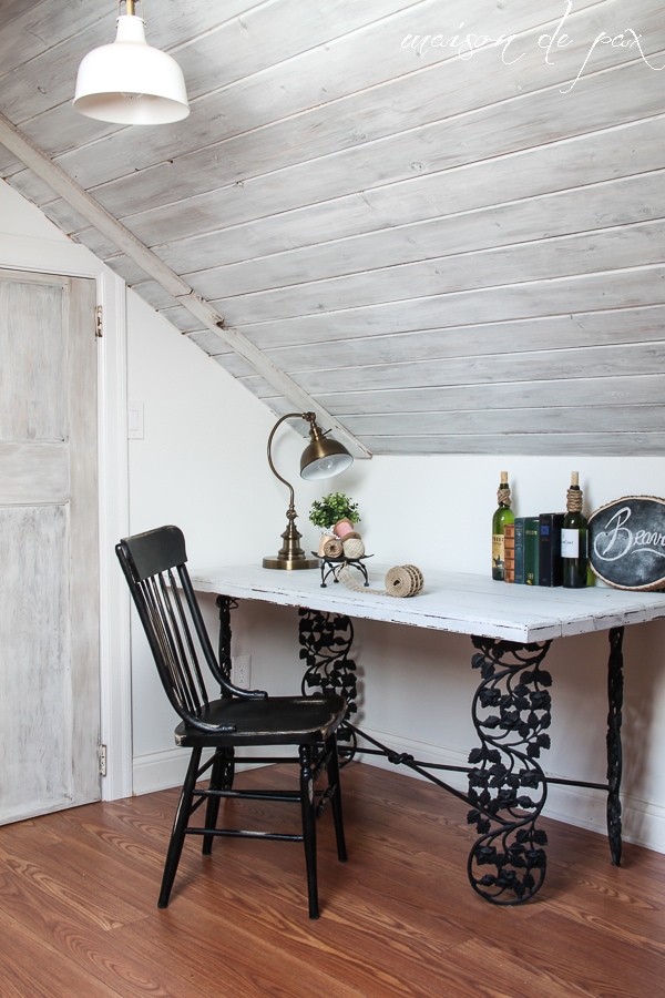 Make a gorgeous, painted, planked look desktop from plywood! via aiweb9ygdry.cmersite.com