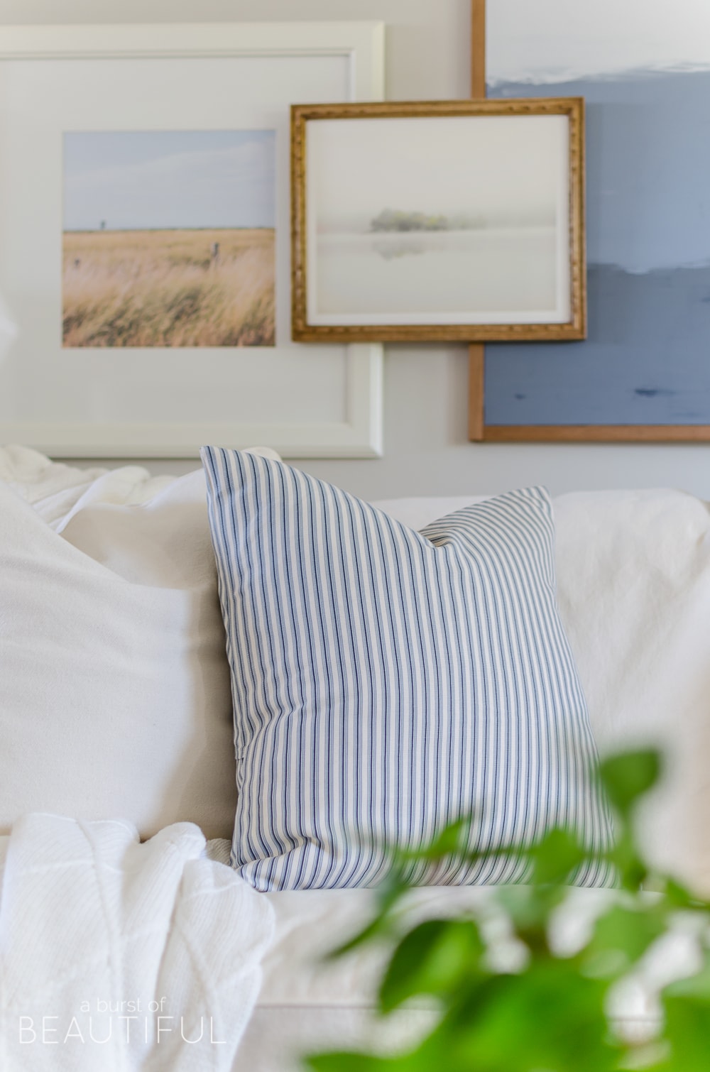 How to Capture a Modern Farmhouse Style: tips for decorating your home with that modern farmhouse feel and charm