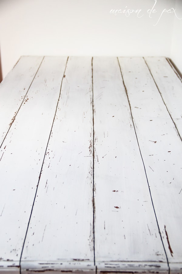 Make a gorgeous, painted, planked look desktop from plywood! via aiweb9ygdry.cmersite.com #diy #plank