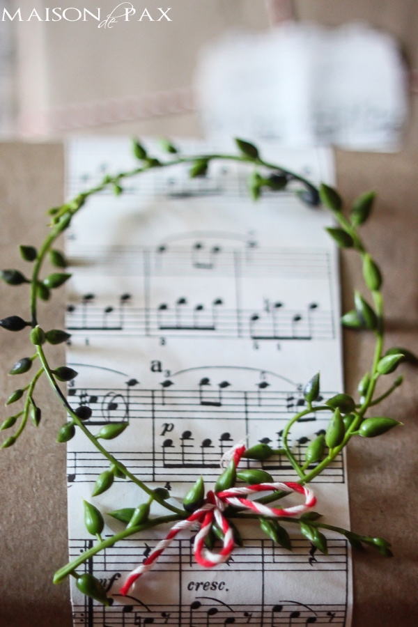 so many gorgeous gift wrap ideas! via aiweb9ygdry.cmersite.com