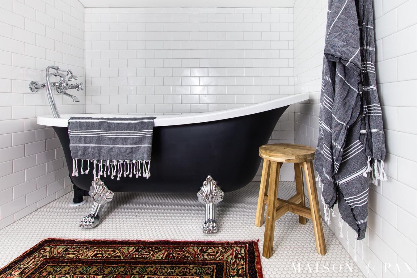 black clawfoot tub with chrome feet | Maison de Pax