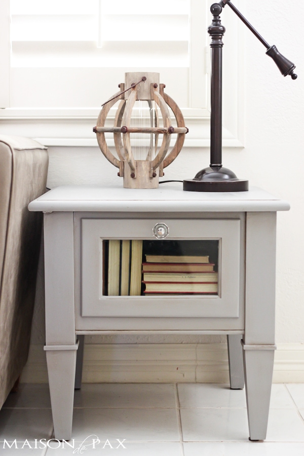 Gorgeous, simple gray chalk paint coffee and side table makeover | aiweb9ygdry.cmersite.com #diy #paint