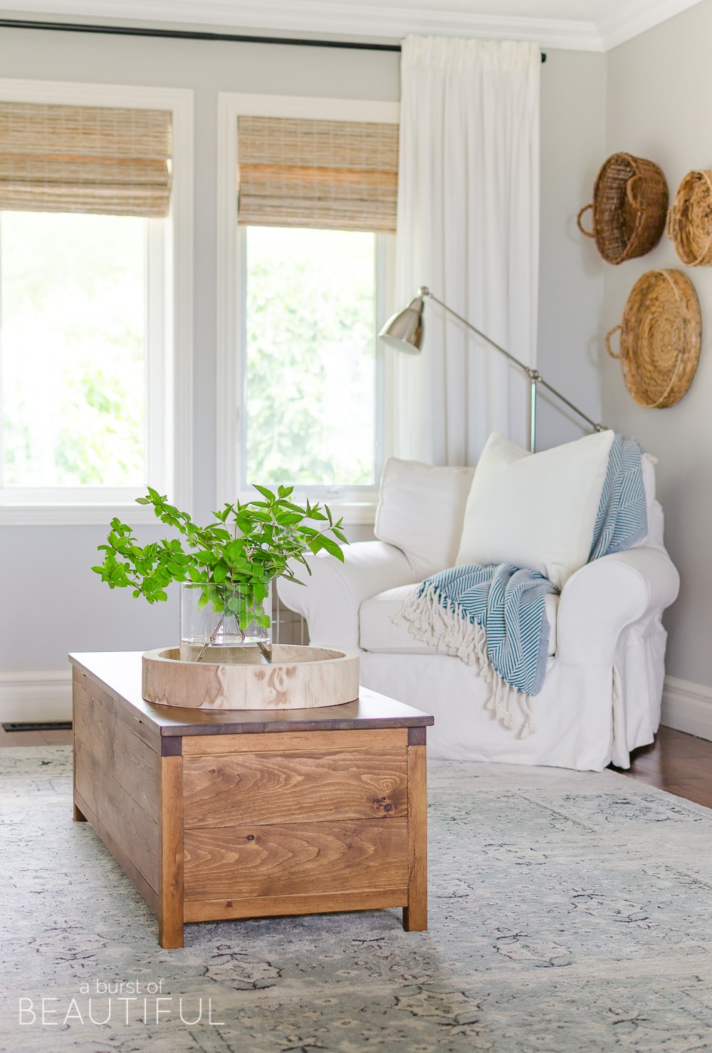 How to Capture a Modern Farmhouse Style: tips for decorating your home with that modern farmhouse feel and charm