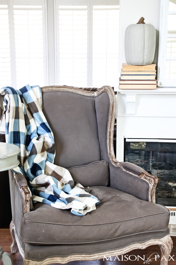 diy throw blankets: 10 tips for affordable fall decorating - such creative budget friendly ideas! | aiweb9ygdry.cmersite.com