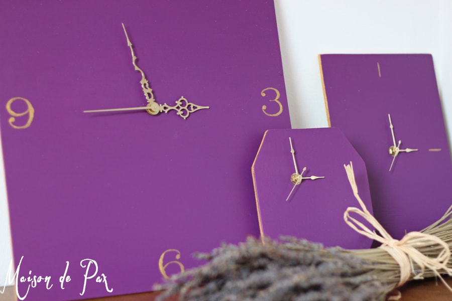 Click through for step by step instructions to turn plywood scraps into gorgeous, working clocks!