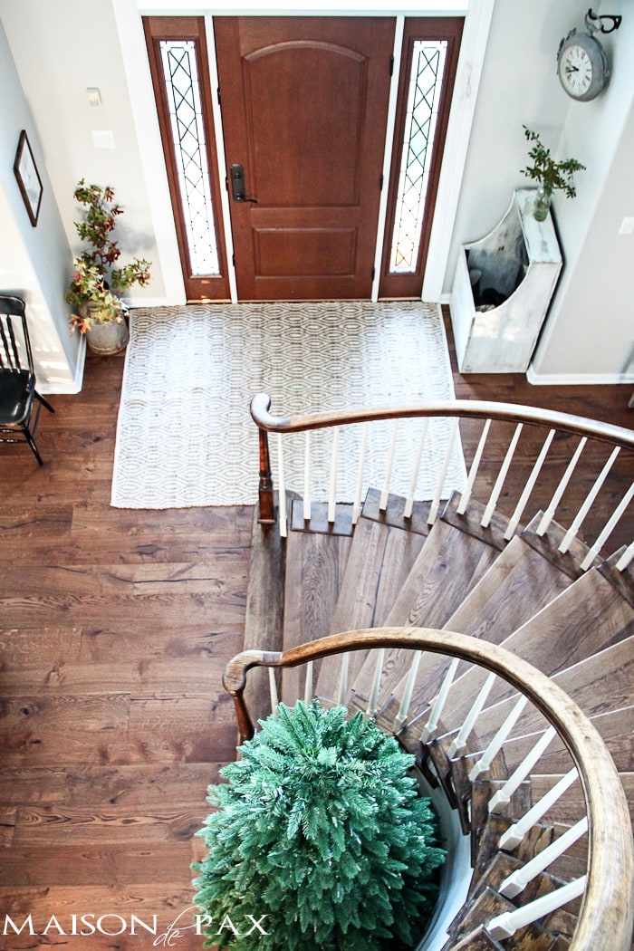 what a gorgeous staircase! Tips for choosing the perfect tree | aiweb9ygdry.cmersite.com