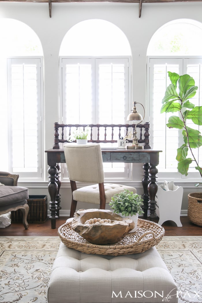 Beautiful summer home tour with lots of whites, raw wood tones, and simple summer decorating ideas- Maison de Pax