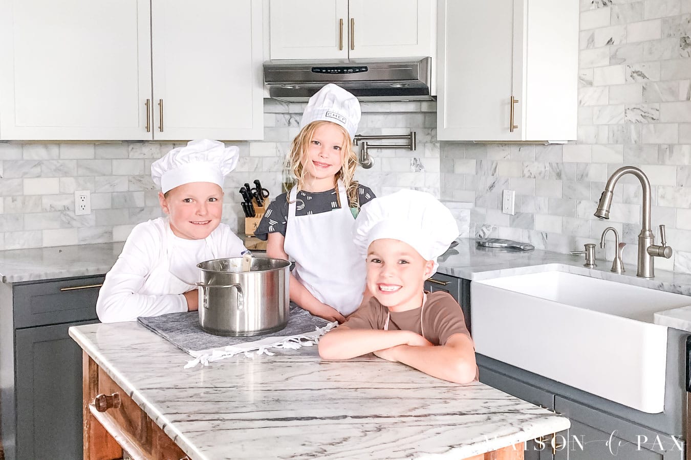 kids cooking in kitchen | Maison de Pax