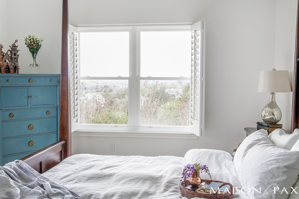 Simple, neutral, lovely spring decorating ideas plus 5 tips for easy spring decor.