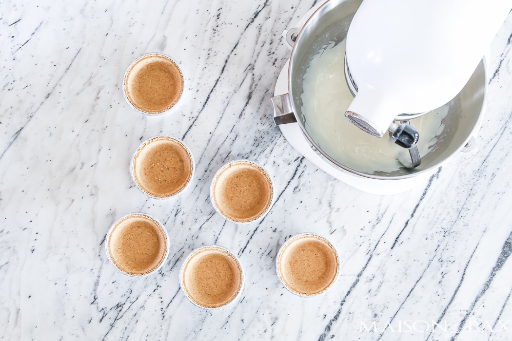 Only three ingredients! These mini lemon lime tarts are so easy and delicious | aiweb9ygdry.cmersite.com